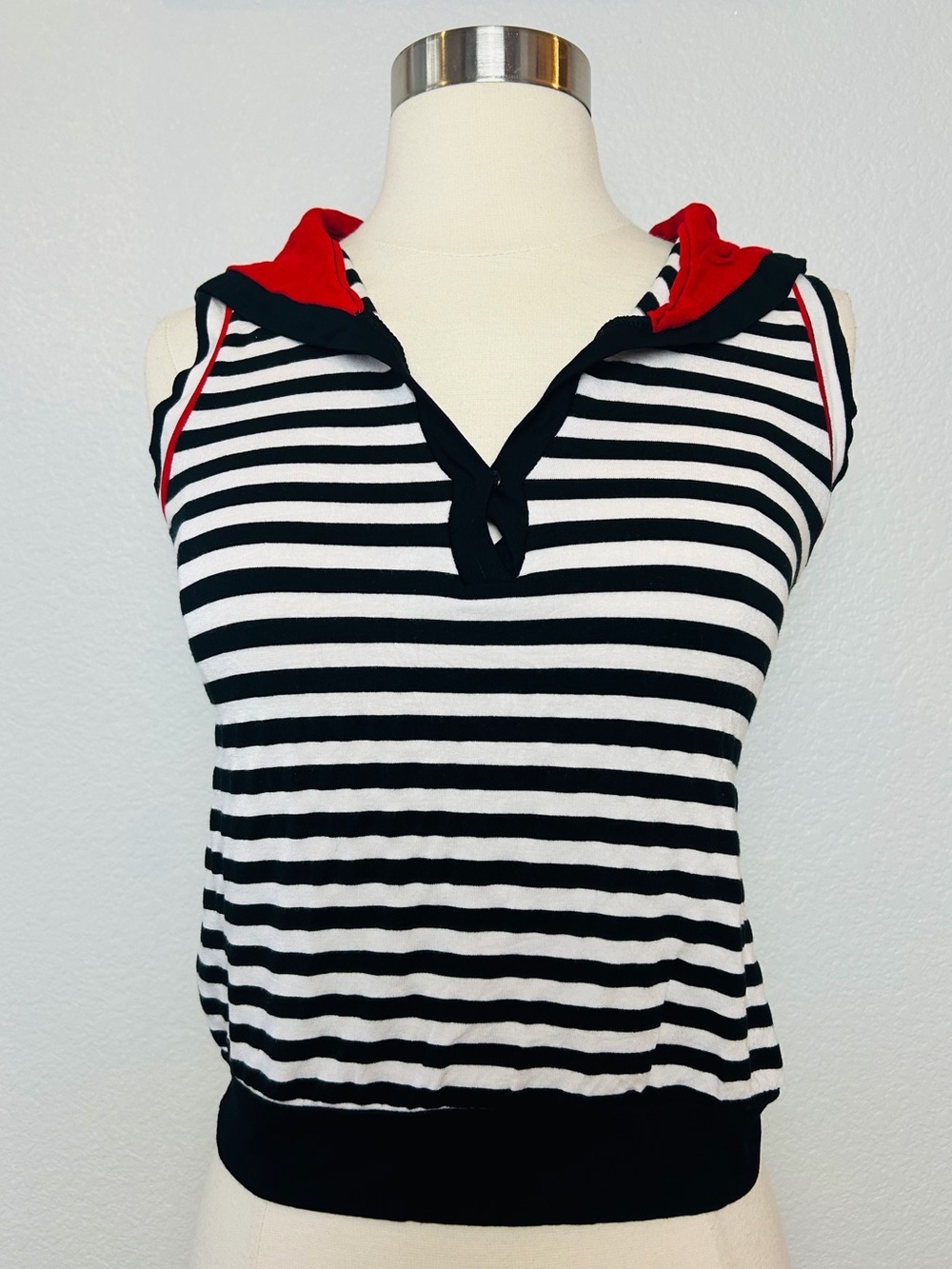 Gantana Paris Top Women's S White Red Black Striped Hooded Sleeveless Stretch